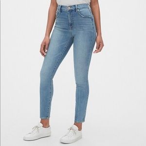 Gap High Rise True Skinny Jeans with Secret Smoothing Pockets